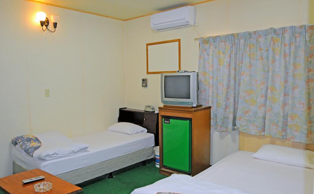 Yoshida Hotel Okinawa Extérieur photo